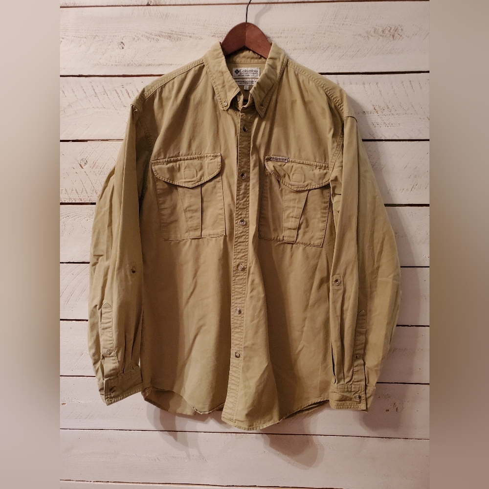 Men's Columbia button down shirt